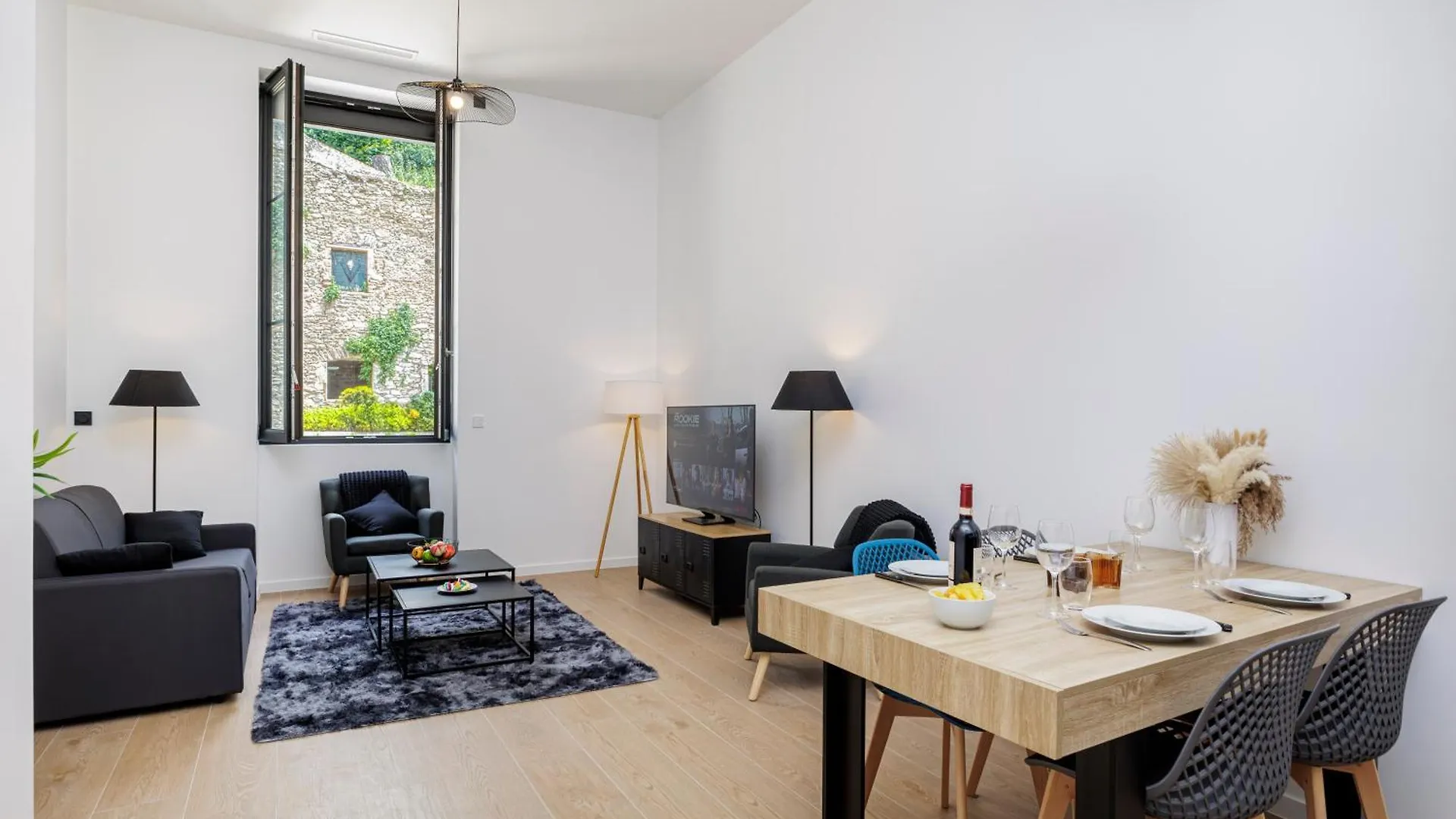 Apartment Suite Privee Dans Chateau & Domaine, 15Min De Lyon Vourles
