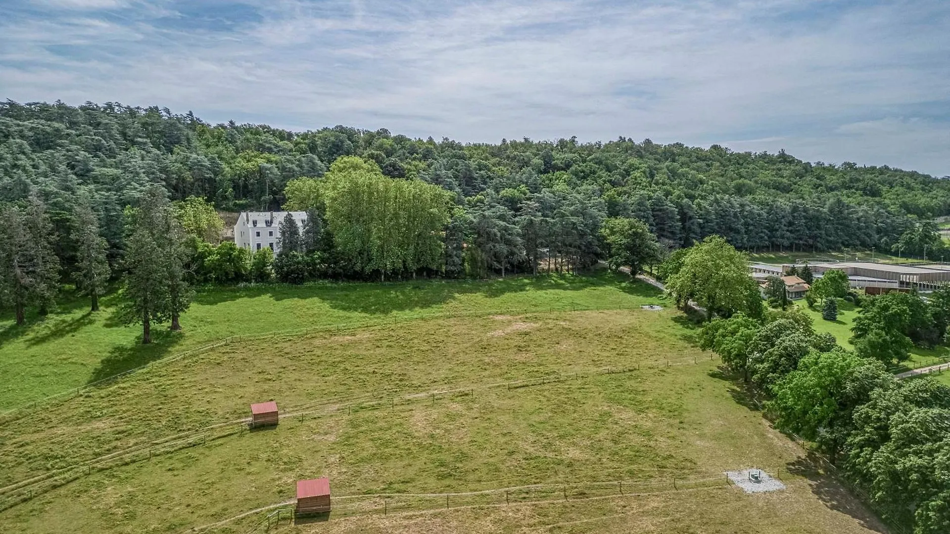 Apartment Suite Privee Dans Chateau & Domaine, 15Min De Lyon Vourles