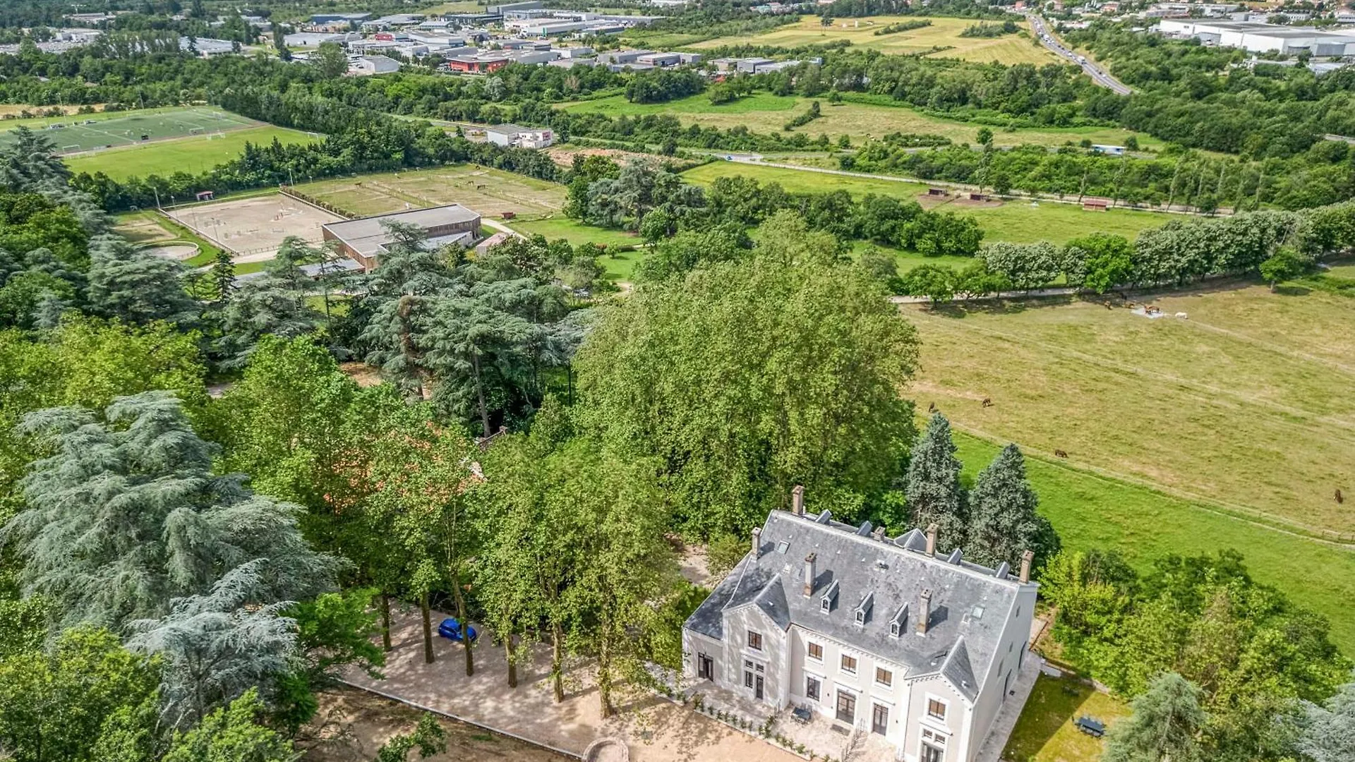 Apartment Suite Privee Dans Chateau & Domaine, 15Min De Lyon Vourles France
