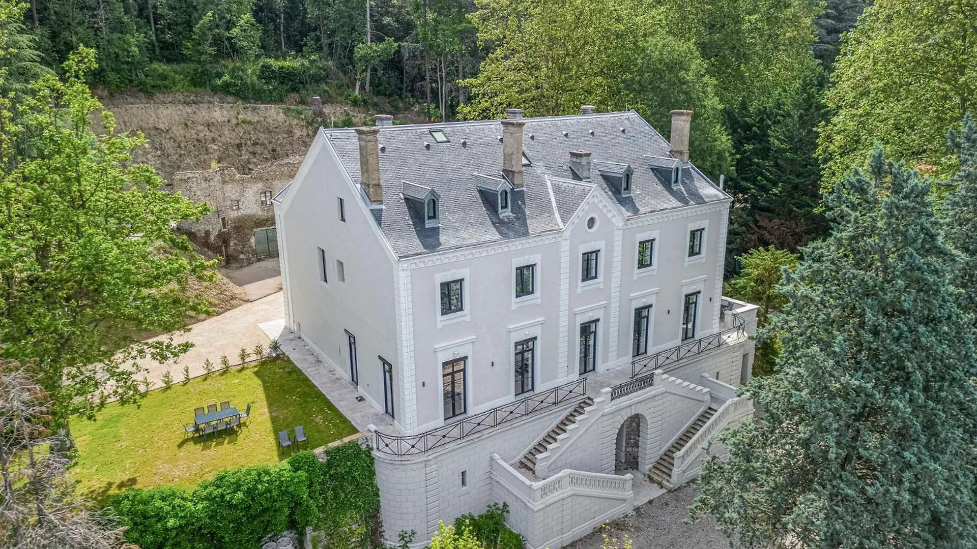 Suite Privee Dans Chateau & Domaine, 15Min De Lyon Vourles